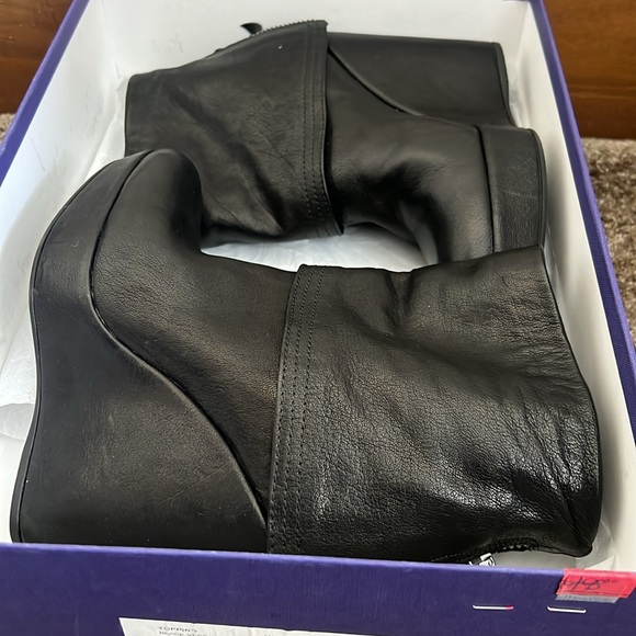 Booties - Picture 5 of 6